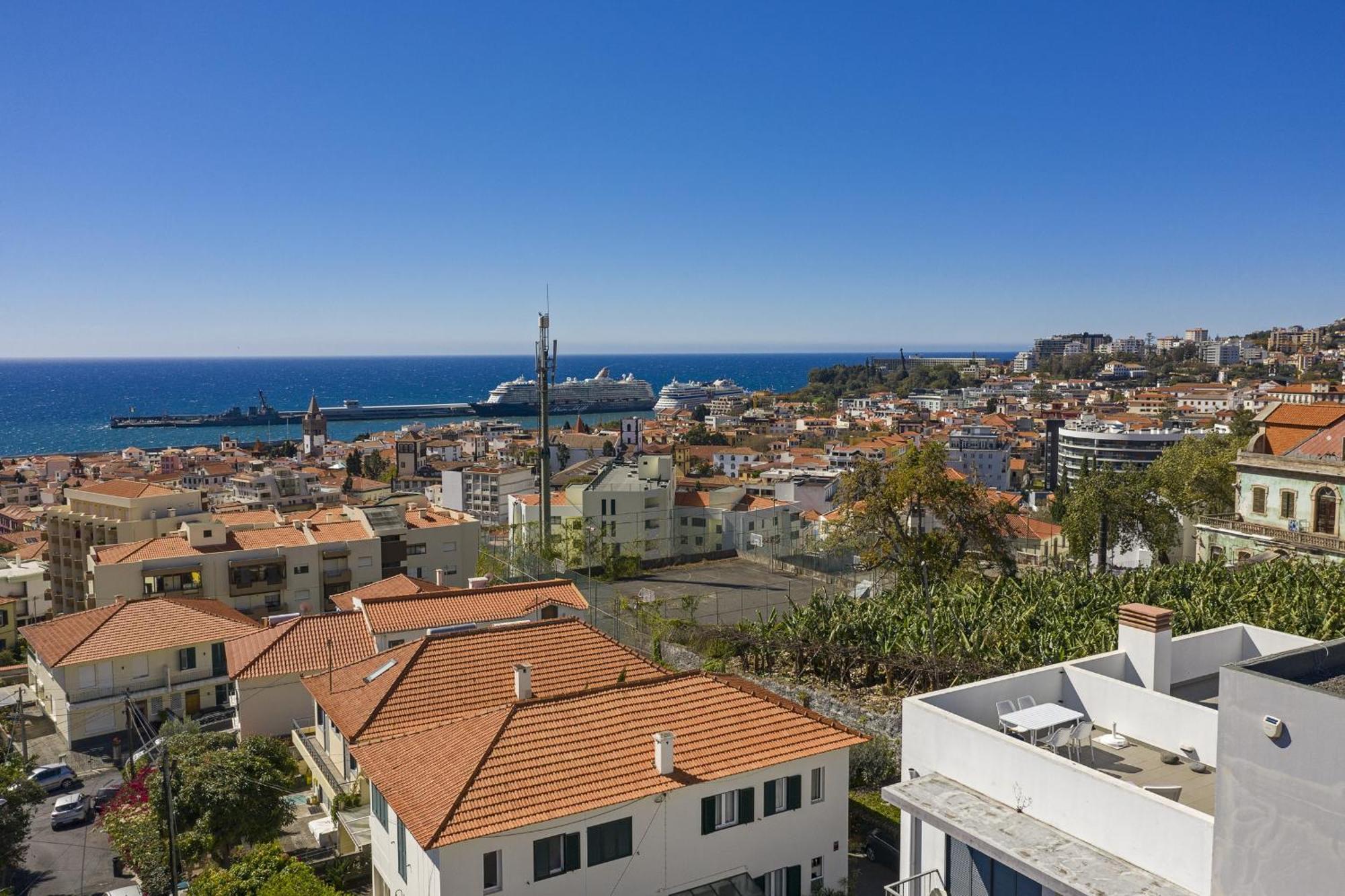 Rooftop Funchal - By Wehost Buitenkant foto